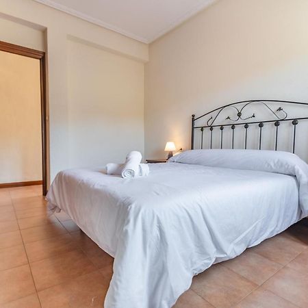 Apartamentos Privados Con Jardin Y Barbacoa Compartida En Ларедо Екстериор снимка