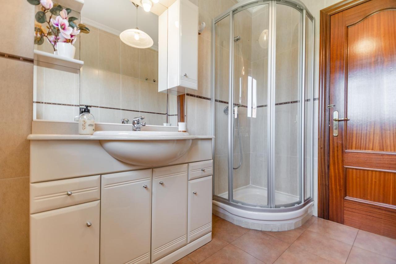 Apartamentos Privados Con Jardin Y Barbacoa Compartida En Ларедо Екстериор снимка