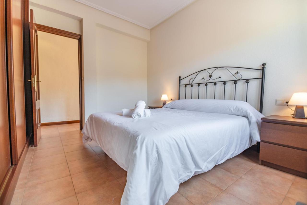 Apartamentos Privados Con Jardin Y Barbacoa Compartida En Ларедо Екстериор снимка