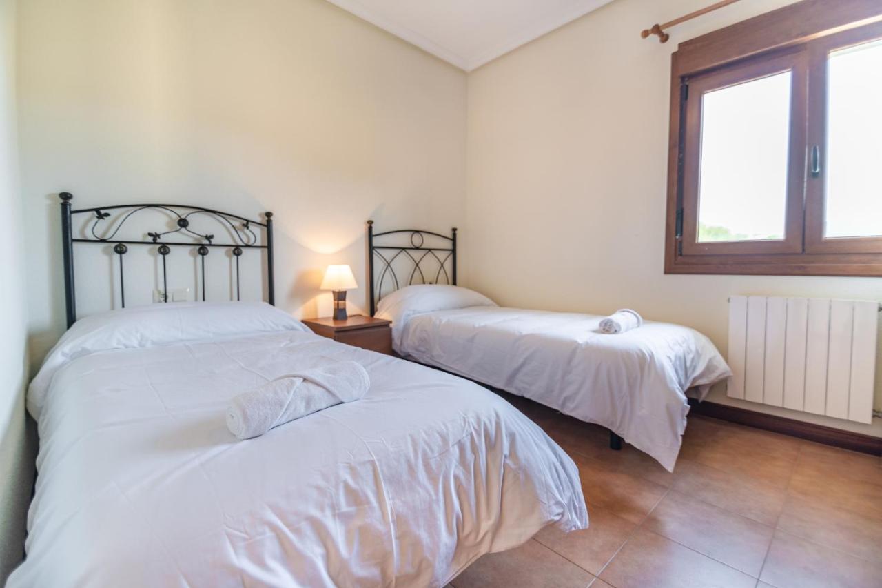 Apartamentos Privados Con Jardin Y Barbacoa Compartida En Ларедо Екстериор снимка