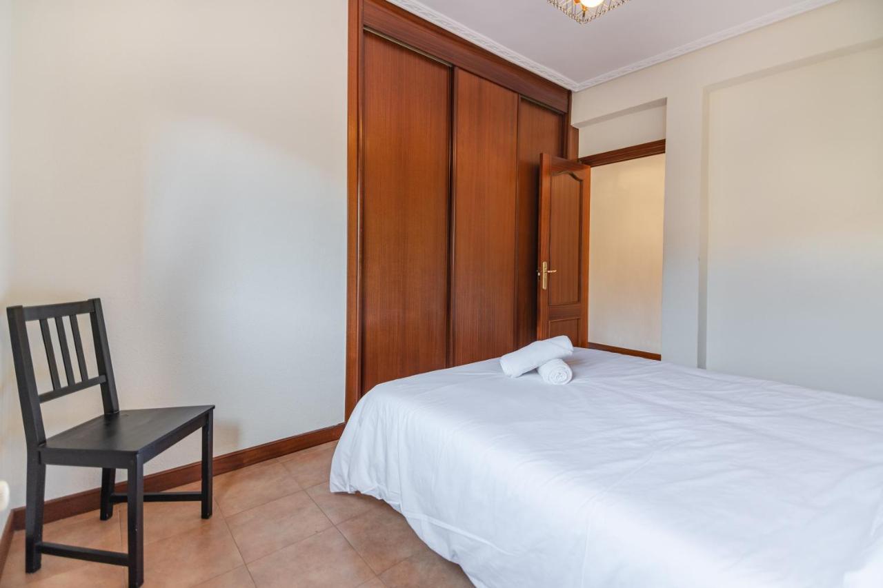 Apartamentos Privados Con Jardin Y Barbacoa Compartida En Ларедо Екстериор снимка
