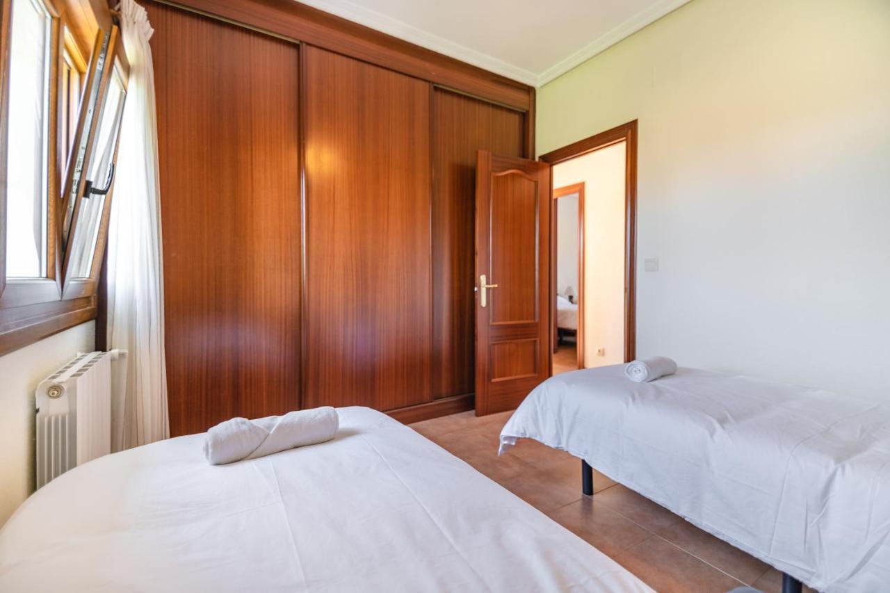Apartamentos Privados Con Jardin Y Barbacoa Compartida En Ларедо Екстериор снимка