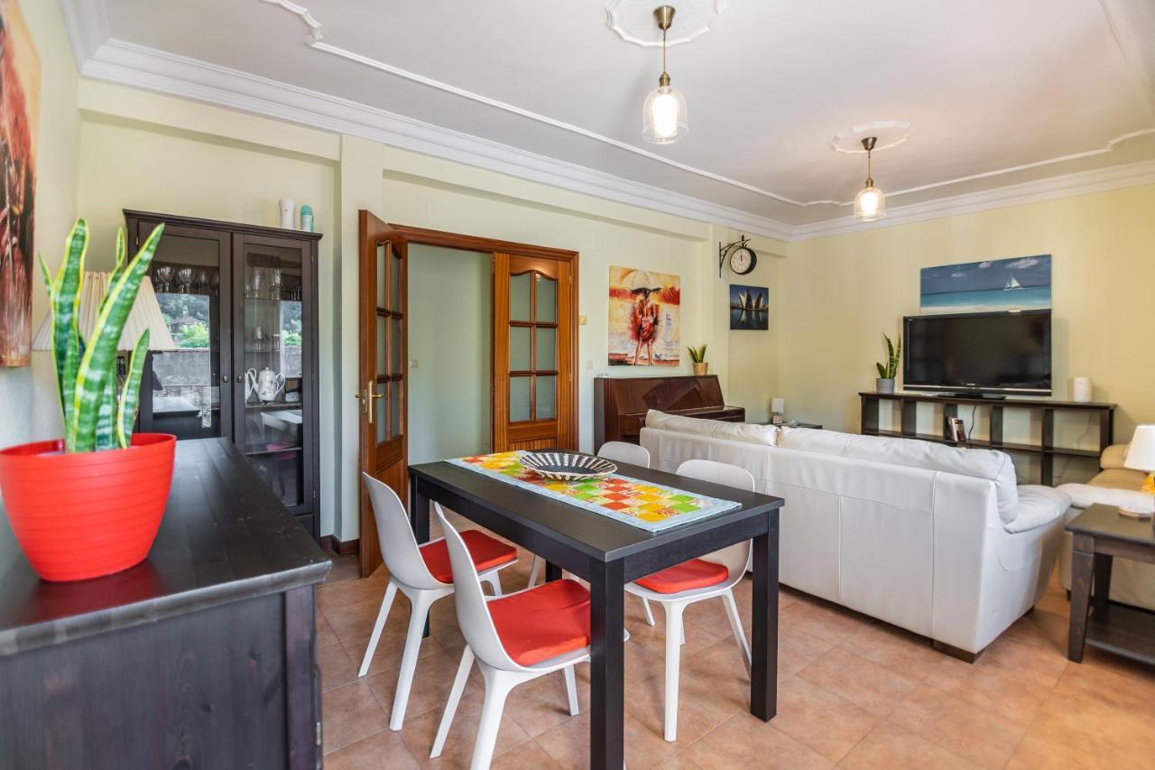 Apartamentos Privados Con Jardin Y Barbacoa Compartida En Ларедо Екстериор снимка
