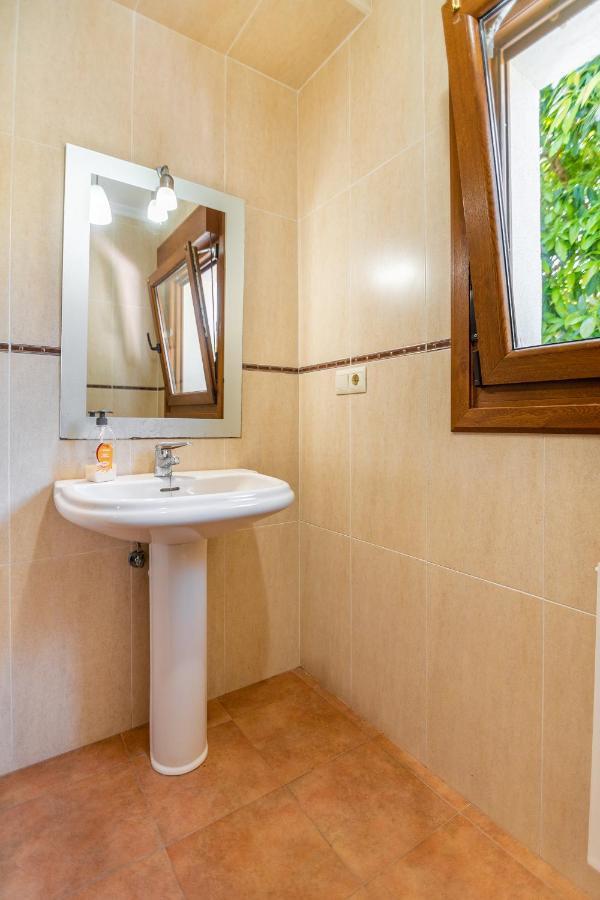 Apartamentos Privados Con Jardin Y Barbacoa Compartida En Ларедо Екстериор снимка
