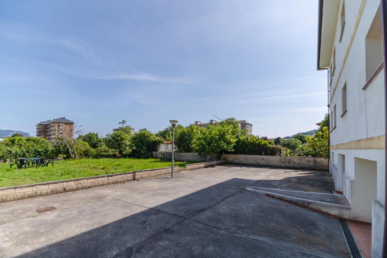 Apartamentos Privados Con Jardin Y Barbacoa Compartida En Ларедо Екстериор снимка